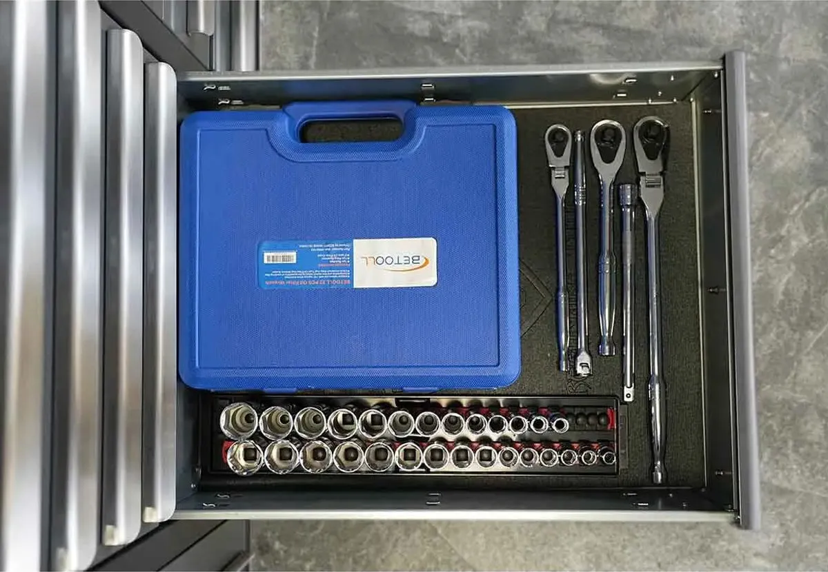 Dragonfire 12 Drawer Pro Series 7FT Workbench with Swappable Drawers