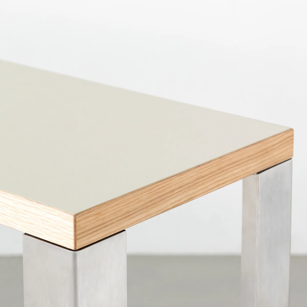 THE STORAGE SHELF / リノリウム 全24色 × Stainless