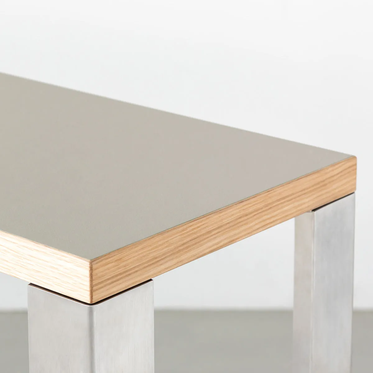 THE STORAGE SHELF / リノリウム 全24色 × Stainless