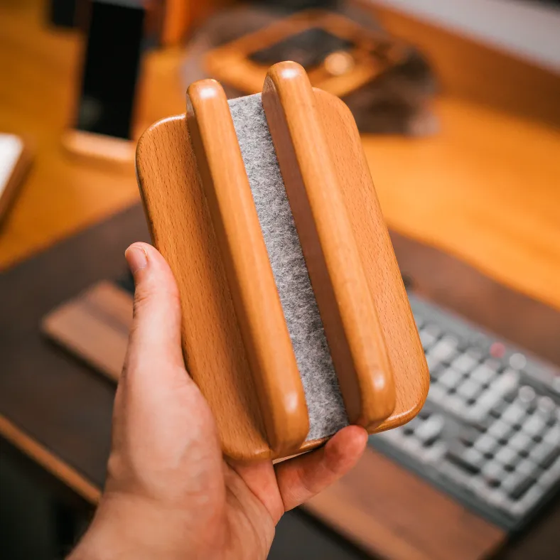 Wood MacBook Dock / holder